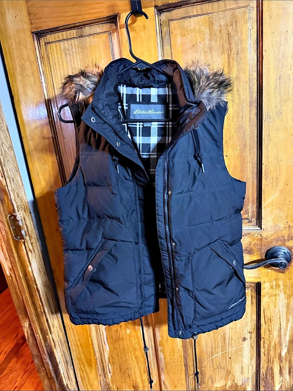 Eddie Bauer Quilted Hooded Vest in Black Size Large Like New